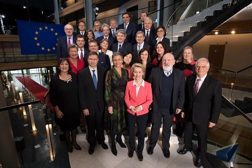 Commission UVDL family photo